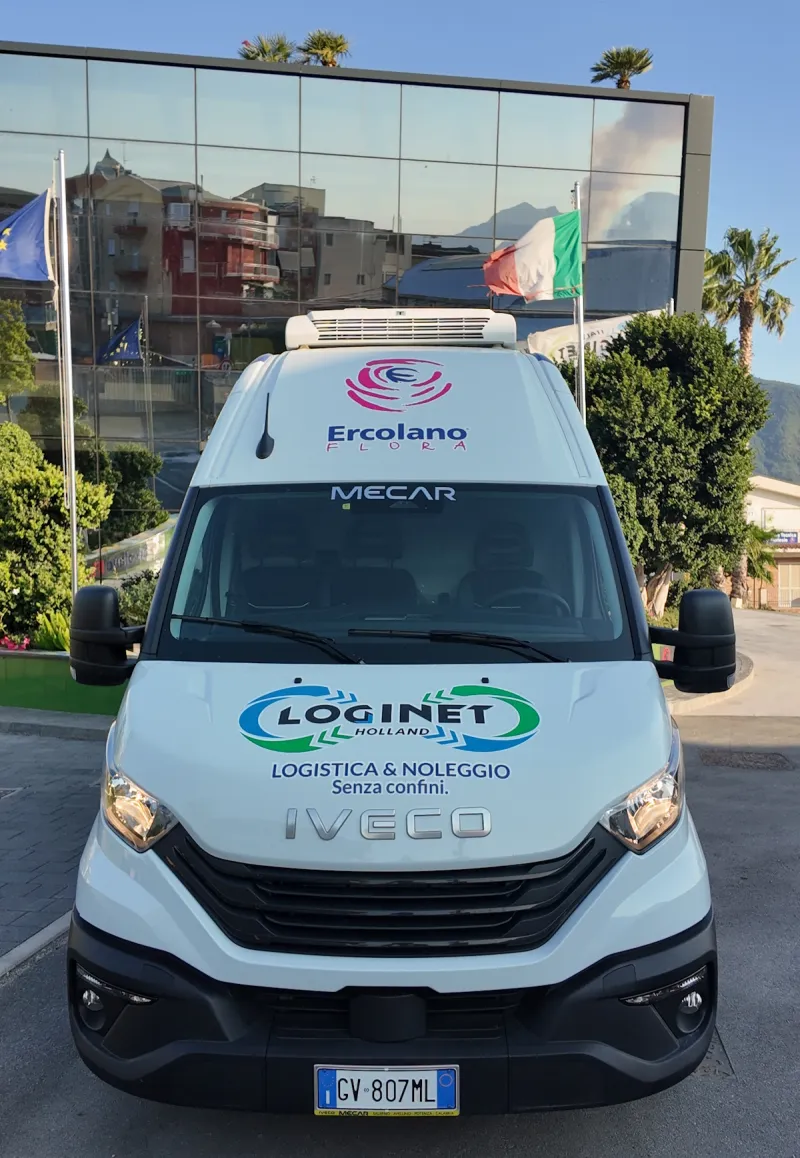 Furgone Loginet Iveco Daily, vista frontale